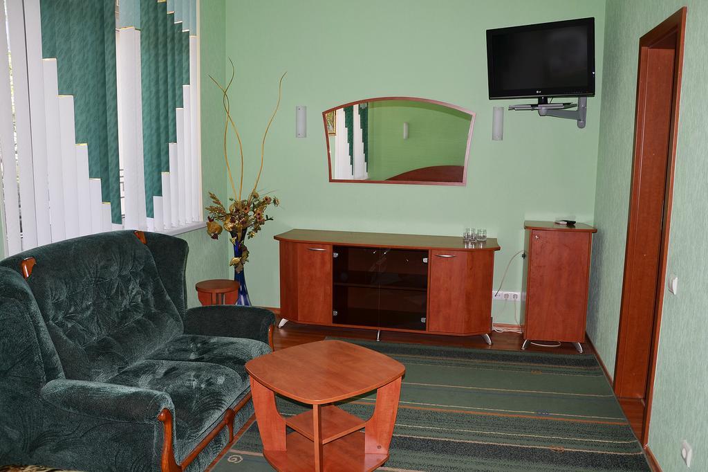 Hotel 7 Zirok Melitopolʼ Екстериор снимка